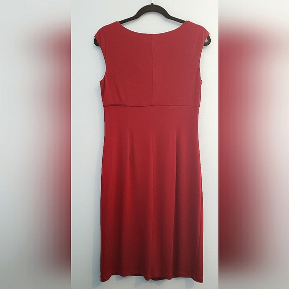 Cleo Dress in Magenta - Picture 2 of 3